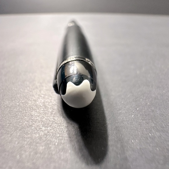 Montblanc Meisterstück Rollerball Pen - Picture 2 of 5